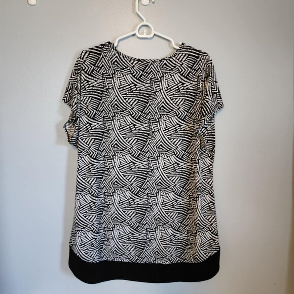 EUC Christopher & Banks Short Sleeve Blouse - Picture 2 of 4